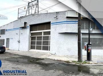 Bodega comercial · 400m² · 3 Estacionamientos · Bodega Comercial en Renta en Monterrey Centro
