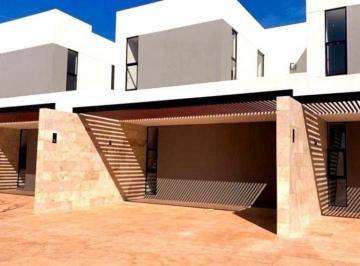 Casa de 2 habitaciones, Mérida · Townhouse con Paneles Solares en Renta en Privada S18, Temozón Norte Mérida