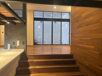 Casa · 320m² · 3 Recámaras · 3 Estacionamientos · Casa en Renta en La Col. del Valle