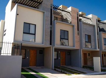 Casa de 3 habitaciones, San Pedro Tlaquepaque · Casa en Venta Parques del Bosque 2da Sección