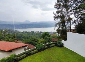 fe3da082cd01d419e0dfc7dcfd452f7aa1efad1ae8ac82d51f6ee0e316f5b555 · Casa en Renta con Vista Franca Al Lago, Valle de Bravo