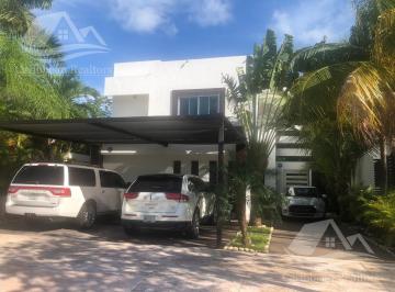 Casa · 389m² · 3 Recámaras · Casa en Venta en Lagos del Sol Cancun