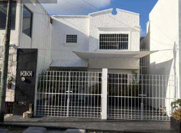 Casa · 175m² · 4 Recámaras · 2 Estacionamientos · Casa en Renta Supmz 41 Cancun Centro