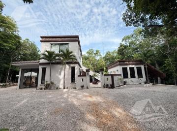 Casa · 254m² · 3 Recámaras · 6 Estacionamientos · Casa en Venta en Tulum Q. Roo Riviera Maya