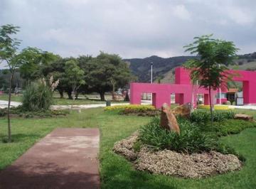 ba41cbf975da1c72f08057de7f3efe94e2b2c54cff069fce739bf042d21ef873 · Terreno en Venta de 307.85 m² en Bosque Cedros, Tlajomulco