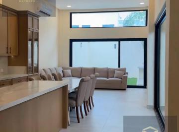 Casa · 311m² · 3 Recámaras · 2 Estacionamientos · Casa en Venta en Fraccionamiento Altares Residencial