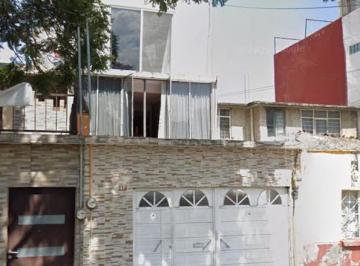 Casa de 3 habitaciones, Venustiano Carranza · Casa en Venta en Venustiano Carranza