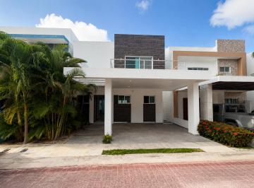 Casa de 3 habitaciones, Benito Juárez · Casa en Renta con Alberca Privada en Aqua Residencial | $32,000 Mxn