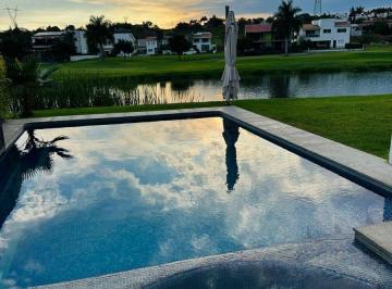 f021ab7aa3bb5886484d115cd5c59830f7b2c4d5ec6135fc136487cb55f1150f · Casa Venta Club de Golf Paraiso Country Club