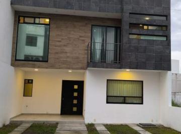 Casa de 3 habitaciones, Tlaxcala · Espectacular Casa en Venta o Renta con Roof Garden, Jardín y Estudio en Tlaxcala