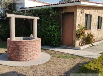 Casa · 800m² · 9 Recámaras · 10 Estacionamientos · Espectacular Residencia de Descanso con Capilla y Alberca | Tequisquiapan