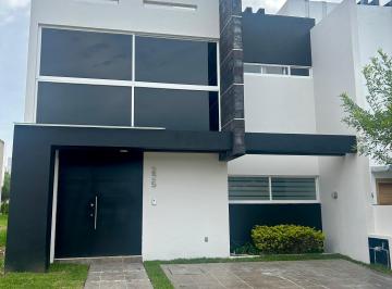 Casa de 4 habitaciones, Zapopan · Casa en Renta en Valle Imperial – Coto 4 Español