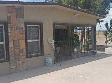 Frente · Casa y Bodega Comercial en Renta en Delicias