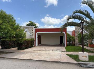 f2194309dcb0c69a29fd8934ada04035d6199f41ce0f301241514efe73d39f1d · Renta Casa de Una Planta con Alberca en Privada