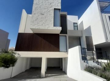 Casa en condominio · 256m² · 3 Recámaras · 4 Estacionamientos · Casa en Renta Hacienda Carlota - (4)