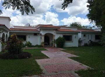 6afecf5e22af16b9f83e99515d6827aeccde1ca639d9c9ee15b3c29be94b4a0e · Casa de un Piso con Vista Al Campo de Golf a Precio de Terreno