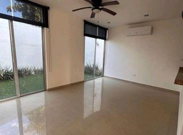 Casa en condominio de 3 habitaciones, Mérida · Renta Casa en Privada de 3 Habit Sin Amueblar en Santa Gertrudis Copo Cerca de Periferico