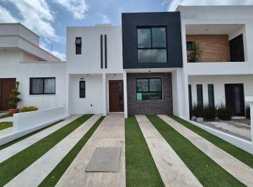 0c329a2470dd1df2f1bfedafc236c8e1ce93c1b55a4f32ccc8b7dc705725380b · Taray Royal Club Qro. | Casa Nueva | Oportunidad | Calidad y Espacio