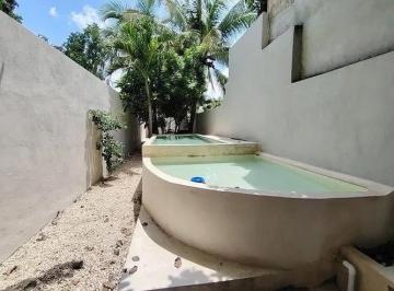 Casa · 155m² · 3 Recámaras · 1 Estacionamiento · Cas en Venta 3 Recamaras, Alberca, Remodelada Merida Centro (Gvc - 2858)