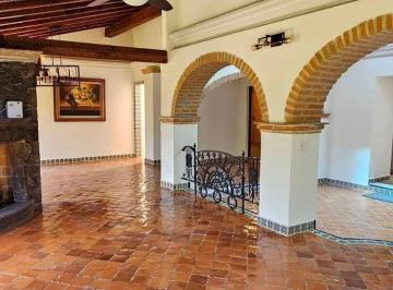 Casa · 350m² · 4 Recámaras · 2 Estacionamientos · En Renta o Venta Impecable Villa de Los Frailes