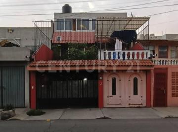 Casa · 180m² · 4 Recámaras · 2 Estacionamientos · Casa en Venta Valle de Aragón 3ra Secc