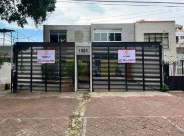 Bodega comercial de 9 habitaciones, Guadalajara · Propiedad Comercial en Renta en Col. Moderna (Con Bodega y Accesos Independientes)