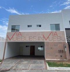Casa · 306m² · 3 Recámaras · 2 Estacionamientos · Casa en Renta en Monterrey
