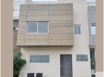 Casa · 172m² · 3 Recámaras · 3 Estacionamientos · Casa 3 Recamaras, Amplitud, Seguridad y Amenidades