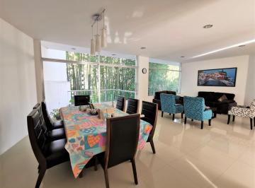 Casa · 450m² · 3 Recámaras · 2 Estacionamientos · Casa en Venta en Fraccionamiento Cumbres, Xalapa, Ver.