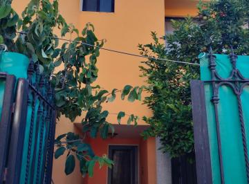 Casa en fraccionamiento, cuenta con 3 habitaciones en planata alta, al igual que · Casa en La Carambada