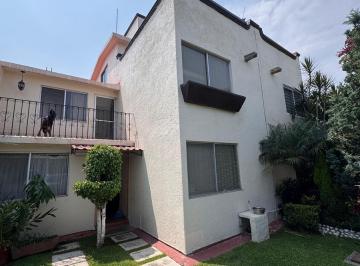 Casa en condominio · 130m² · 3 Recámaras · 2 Estacionamientos · Casa en Condominio en Venta o Renta, Provincias de Canadá, Cuernavaca