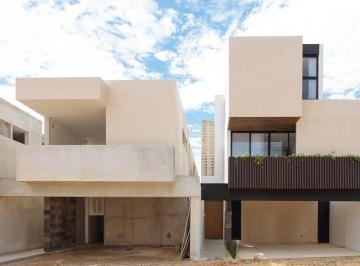33b0c79ab09cdf002893ca59530bf0c17ad36bcc85e1cf9ffdd0210b153d391f · Casa de Tres Recamara en Privada Ubicada en El Norte de Merida