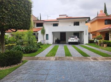 Casa de 4 habitaciones, Zapopan · Residencia en Venta – Valle Real