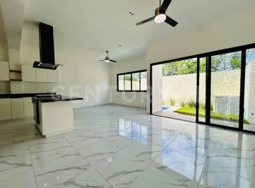 Casa · 172m² · 3 Recámaras · 2 Estacionamientos · Casa en Venta | Arbolada a Estrenar | 3 Recámaras | Alberca
