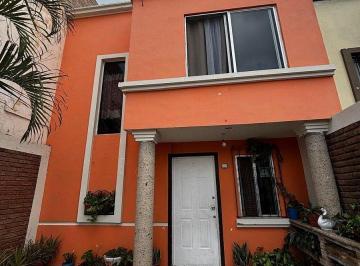 613748f1385fac8d6f393cac51aac98d549cea359ecb5d0cb5e1ce64bdfe0f48 · Casa en Venta de 3 Recámaras Cochera Para 2 Autos