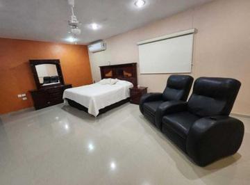 Casa · 365m² · 6 Recámaras · 4 Estacionamientos · Casa en Venta Los Pinos Mérida, Yuc