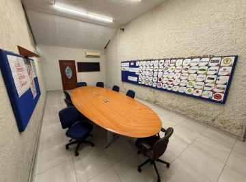Oficina , Guadalajara · Amplia Oficina Ejecutiva Que Se Puede Usar Como Bodega No Se Necesita Aval