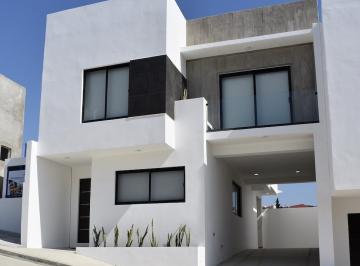 Casa · 252m² · 3 Recámaras · 2 Estacionamientos - Alejandra Zurita Orozco · Hermosa Casa en Venta