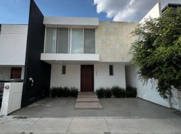 Casa en condominio de 3 habitaciones, Aguascalientes · Ldt - Casa en Renta en Loretta 2a Solo 40 m de La Casa Club