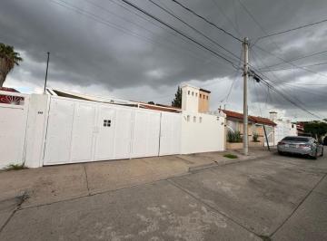 Casa de 3 habitaciones, Aguascalientes · Ldt - Casa en Renta de Una Planta a Unas Cuadras de Colosio, Fracc. Villa de Las Trojes