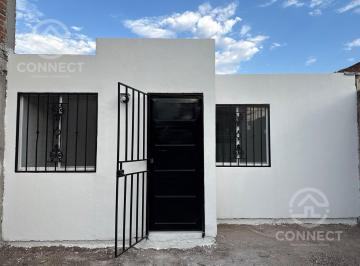 Casa · 90m² · 2 Recámaras · 1 Estacionamiento · Casa Remodelada en Venta en Delta 2000, Zona Sur, León Gto