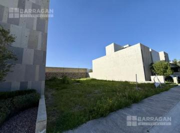Terreno / Lote · 280m² · Terreno en Venta en Lomas del Campanario Norte