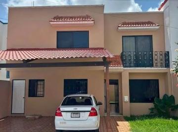 1 · Casa con Amplios Espacios en Venta o Renta en Montebello