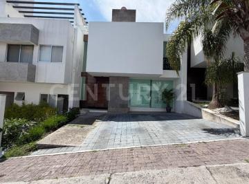 Casa · 144m² · 3 Recámaras · 2 Estacionamientos · Venta de Casa en Punta Esmeralda