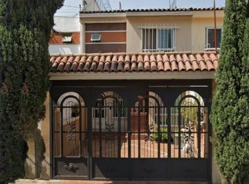 Casa de 3 habitaciones, Guadalajara · Casa en Venta en Jardines del Nilo, Guadalajara, Jalisco.
