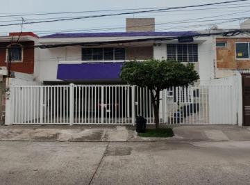 Casa de 6 habitaciones, Zapopan · Casa en Venta