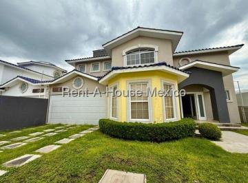 Casa en Venta de 3 habitaciones Juriquilla · Juriquilla - Venta, Casa Sobre Av.