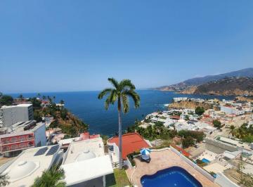 Casa en condominio · 332m² · 3 Recámaras · 2 Estacionamientos · Amplia Villa con Vista Espectacular Al Oceáno Pacífico