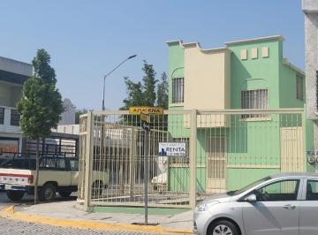 Casa · 93m² · 2 Recámaras · 2 Estacionamientos · Casa en Renta de 2 Plantas en Portal de San Roque, Juarez