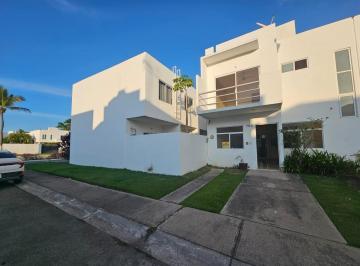 Casa · 87m² · 3 Recámaras · 2 Estacionamientos · Casa en Renta Sin Muebles Fracc. Las Ceibas